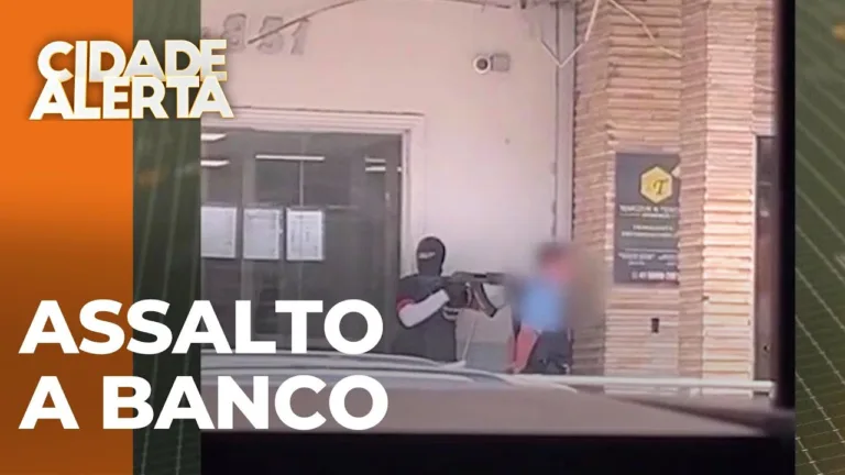 Tiros e roubo: Bandidos armados assaltam banco e levam malote de dinheiro