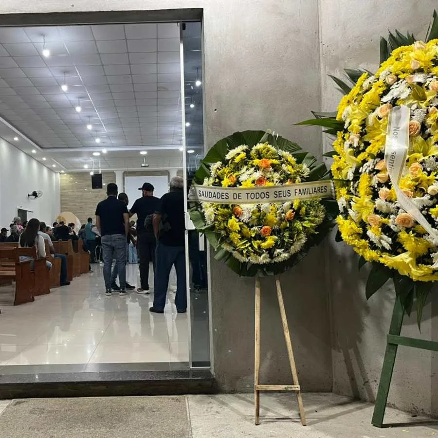 Velório é realizado em igreja em Colombo, na Região Metropolitana de Curitiba