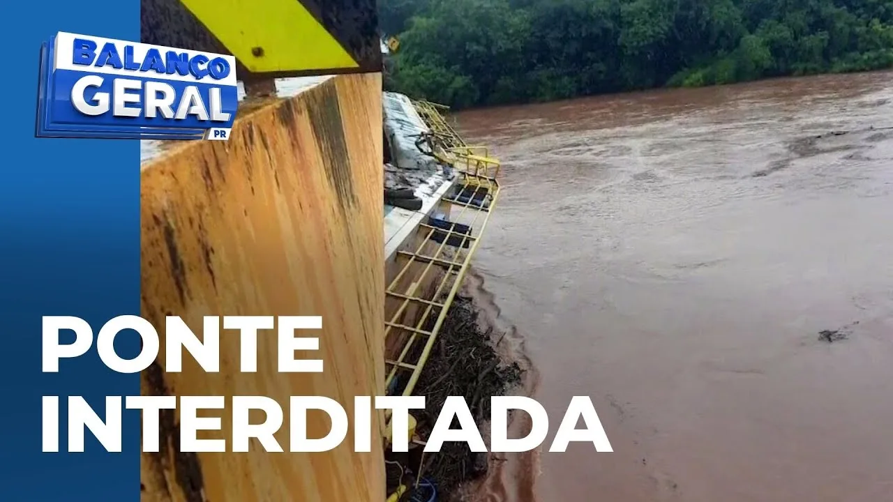 Ponte entre Ivailândia e Floresta é interditada, após balsa tombar e bater em pilastra no rio Ivaí