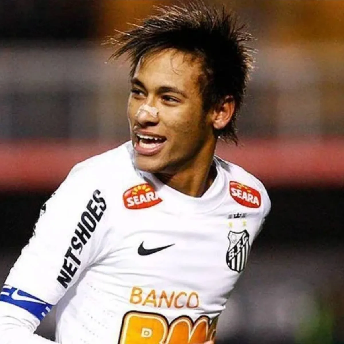 Neymar volta ao Santos em 2025, afirma jornalista