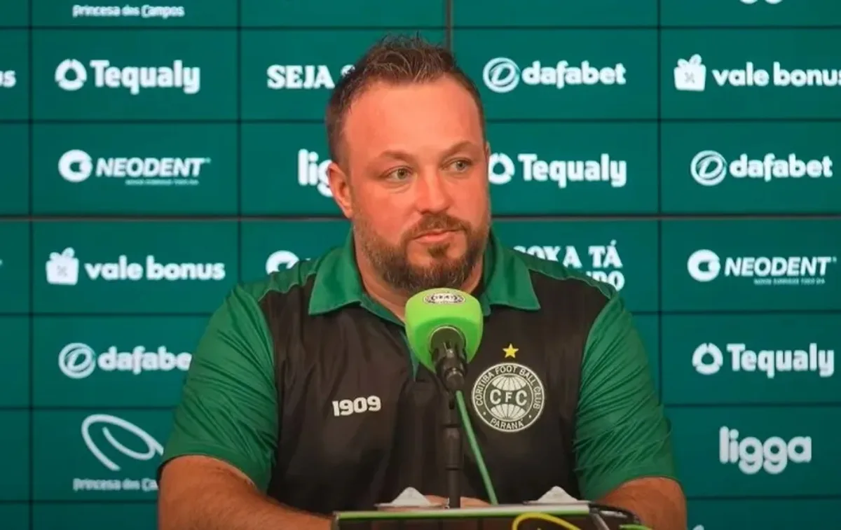 Técnico do Coritiba resume derrota para a Chapecoense