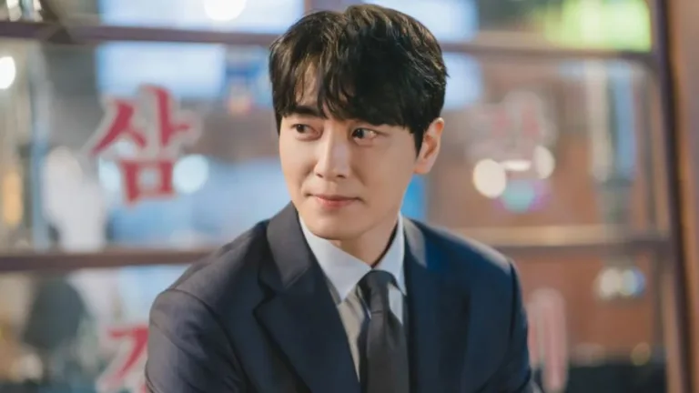 Ator Lee Joon-hyuk durante o dorama Meu Secretário Perfeito