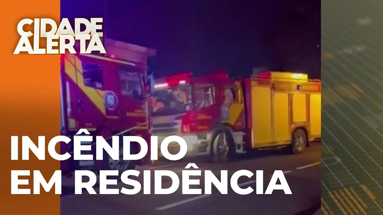 Casa em chamas: Pai e filhos de 7 e 12 anos hospitalizados após incêndio na zona 2