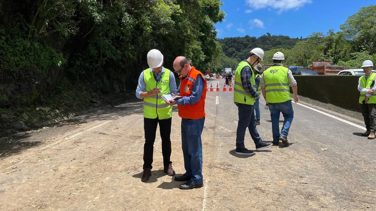 Defesa Civil na BR-277