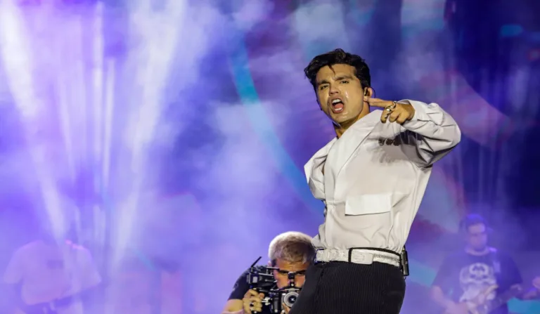 Luan Santana volta ao palco de matinhos para nova apresentação no Verão Maior Paraná