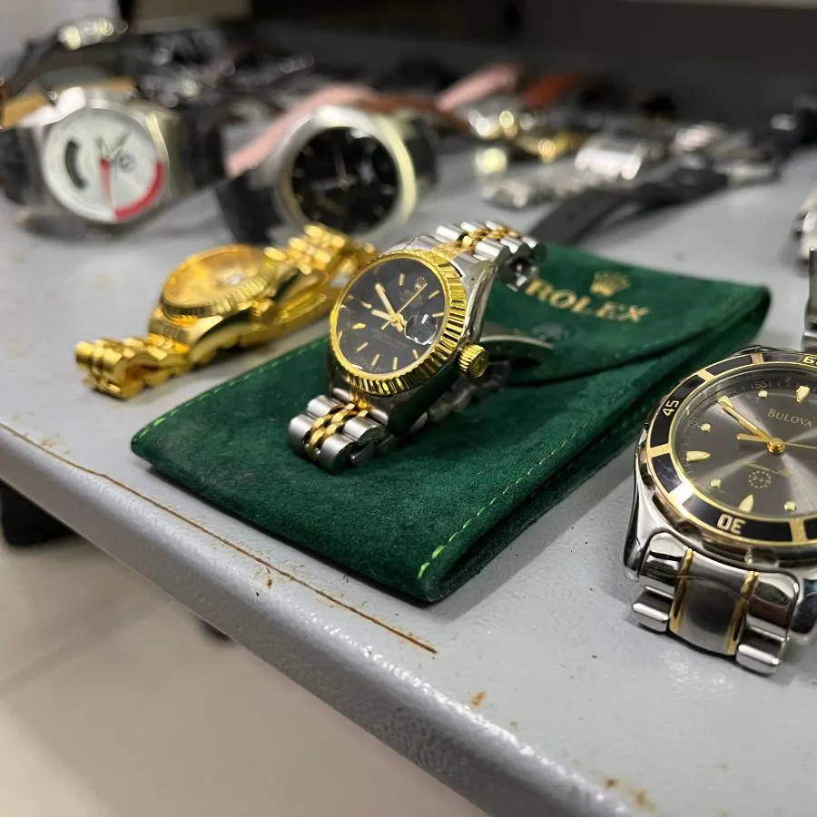 Joias e relógios foram avaliados em mais de R$ 1 milhão