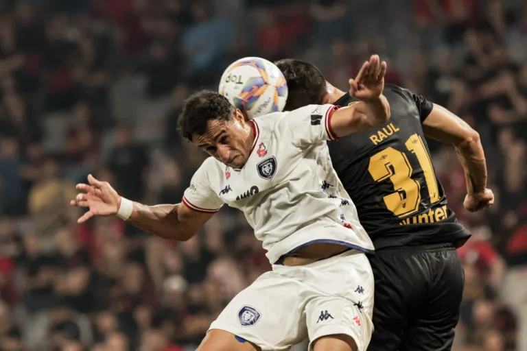 Athletico empata com o Cianorte na Arena da Baixada e chega ao quarto jogo seguido sem vitória. Foto: Wesley Carvalho/Cianorte