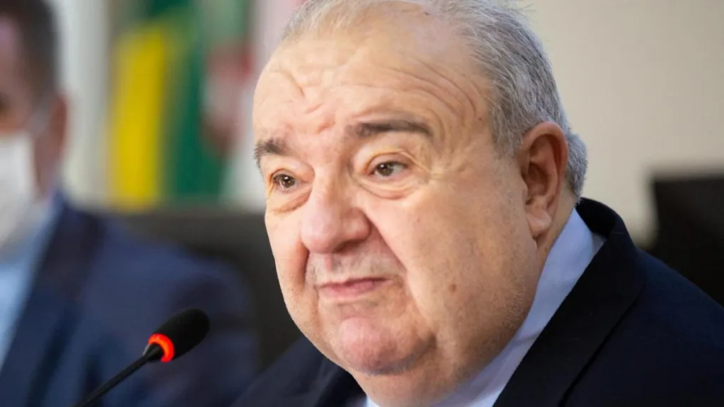 Prefeito Rafael Greca lamenta morte de jogadores do Coritiba Crocodiles