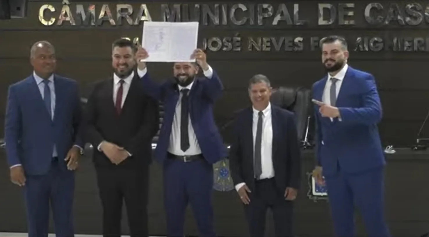 Câmara de Cascavel empossa vereadores e Tiago Almeida como presidente