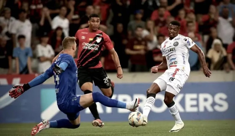 athletico e operário durante semifinal do paranaense 2024