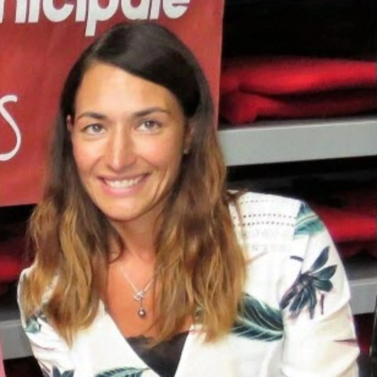 Mulher suspeita de matar filhos e enteado a facadas é encontrada morta