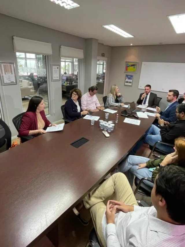 Debate da RICtv: veja regras e como foi encontro com representantes dos candidatos