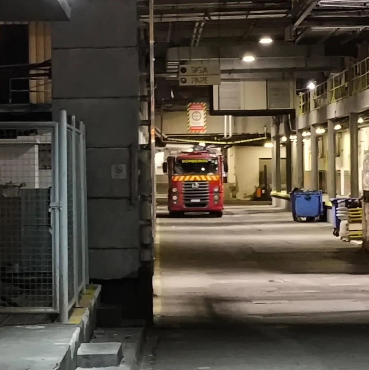 Homem morto em elevador de shopping é destaque no RIC Notícias Noite