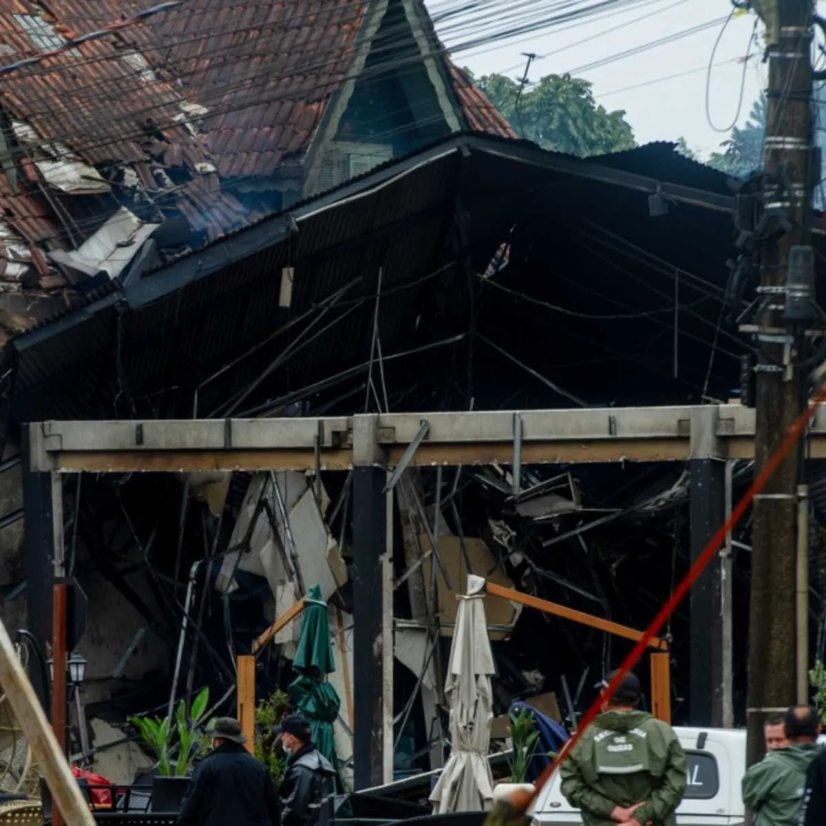 Gerente de loja atingida por avião diz que escapou após se atrasar para trabalhar