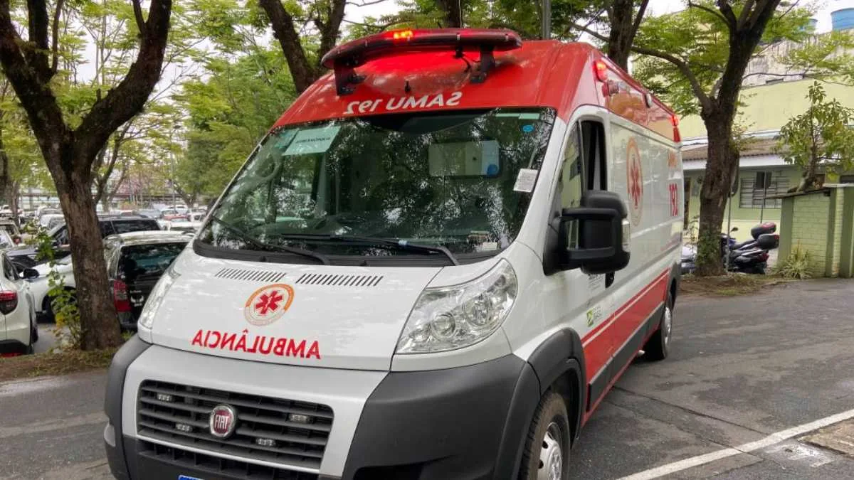 O suspeito se entregou à polícia hora depois do crime