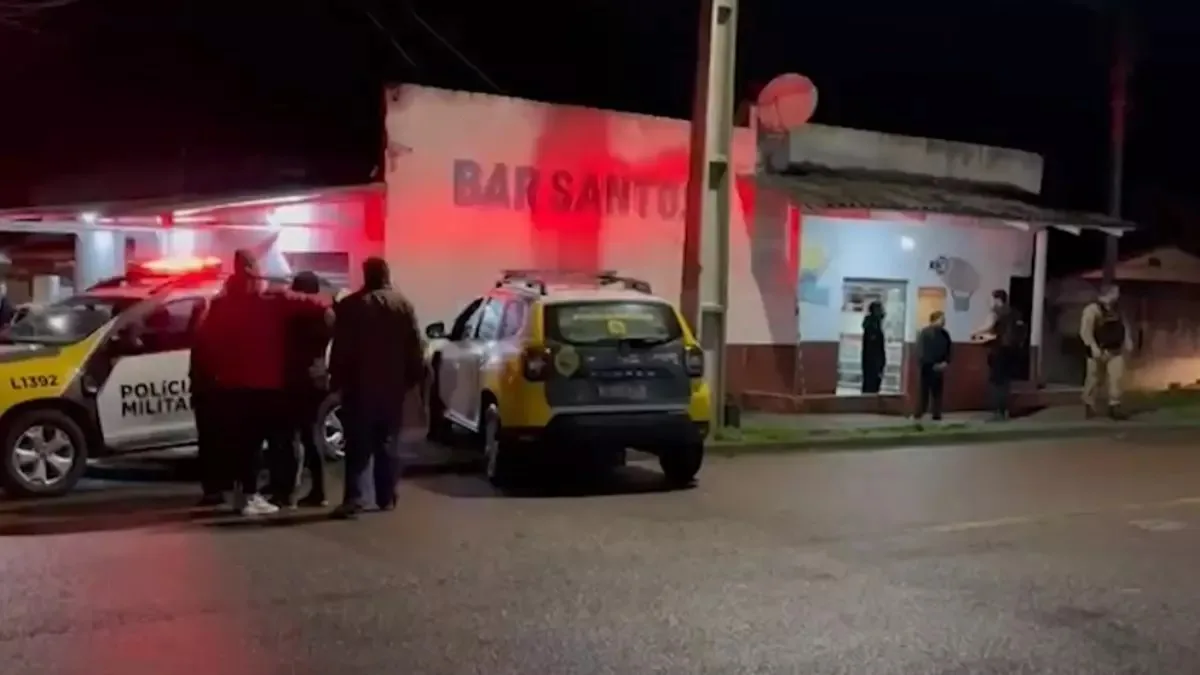 Jovem morto ao tentar defender pai em bar é destaque do Cidade Alerta