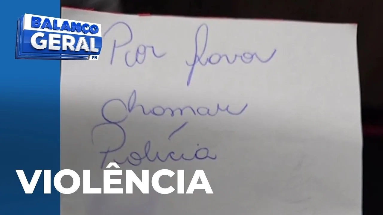 Mulher, vítima de violência doméstica, escreve bilhete com pedido de socorro