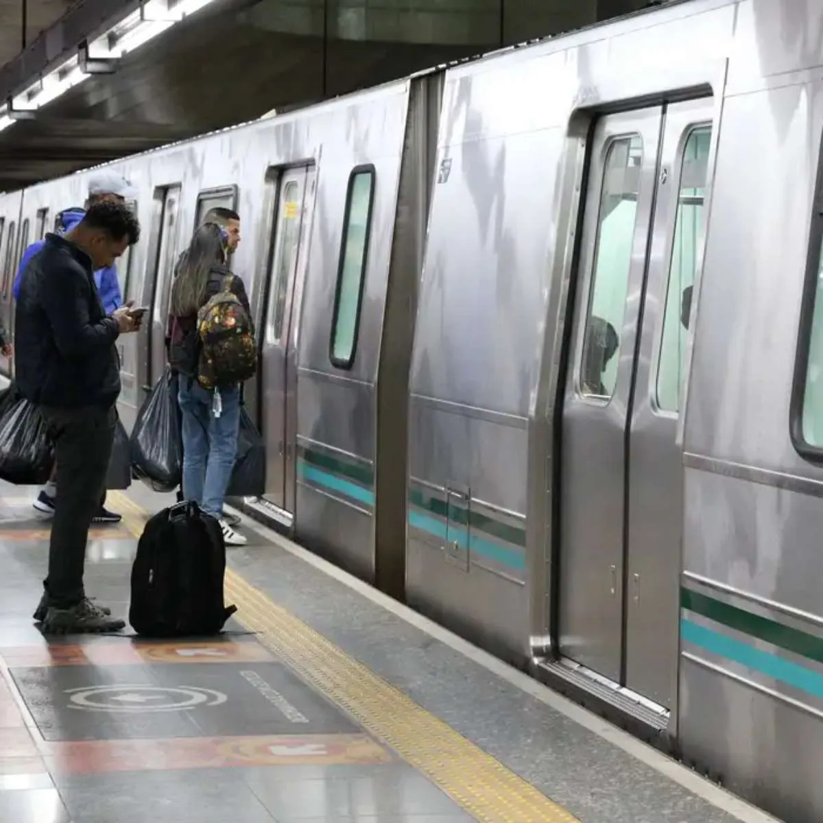 Metrô em Curitiba é pauta em debate entre candidatos à prefeitura