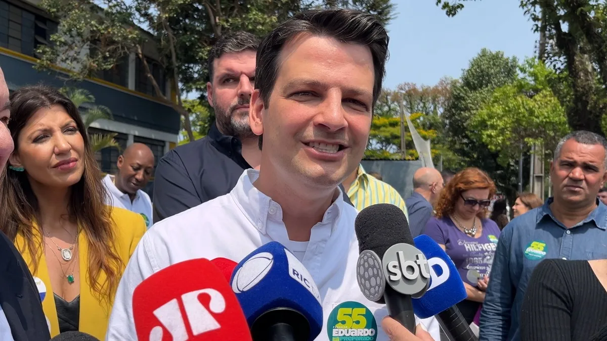 eduardo pimentel vota em Curitiba