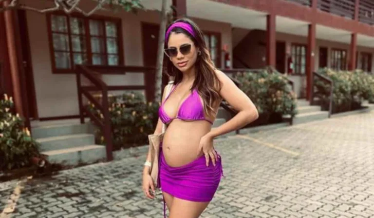 Lexa grávida de seis meses