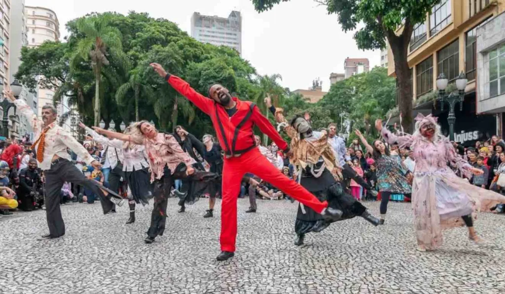 Zumbis no centro de curitiba