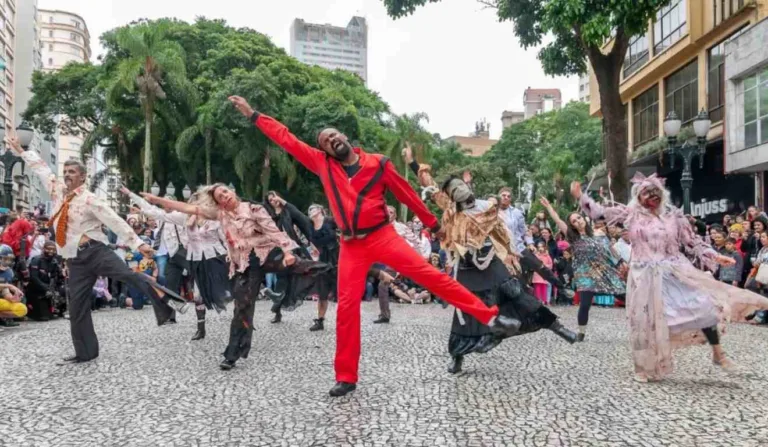Zumbis no centro de curitiba