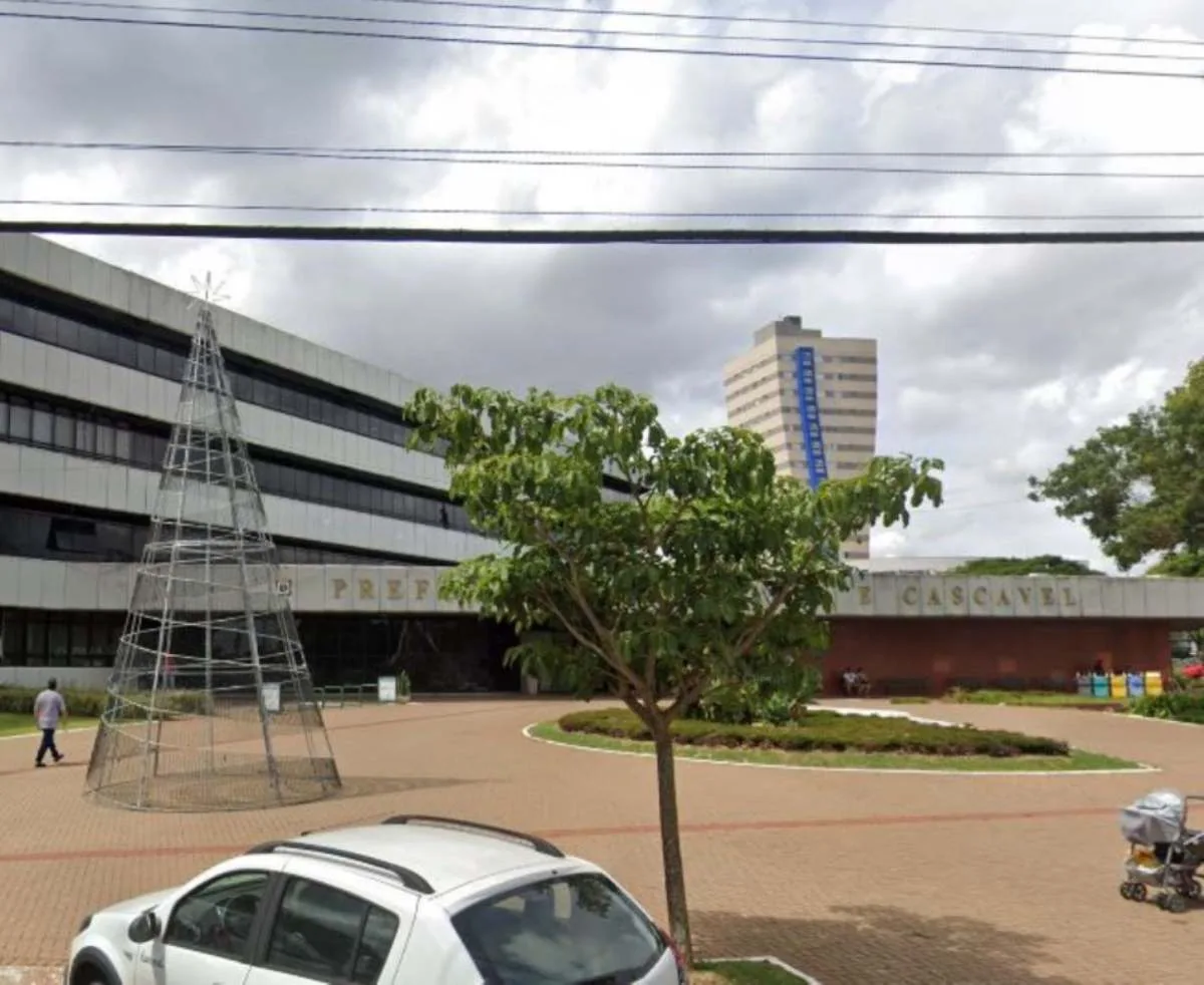 Homem é morto a tiros em frente a Prefeitura de Cascavel