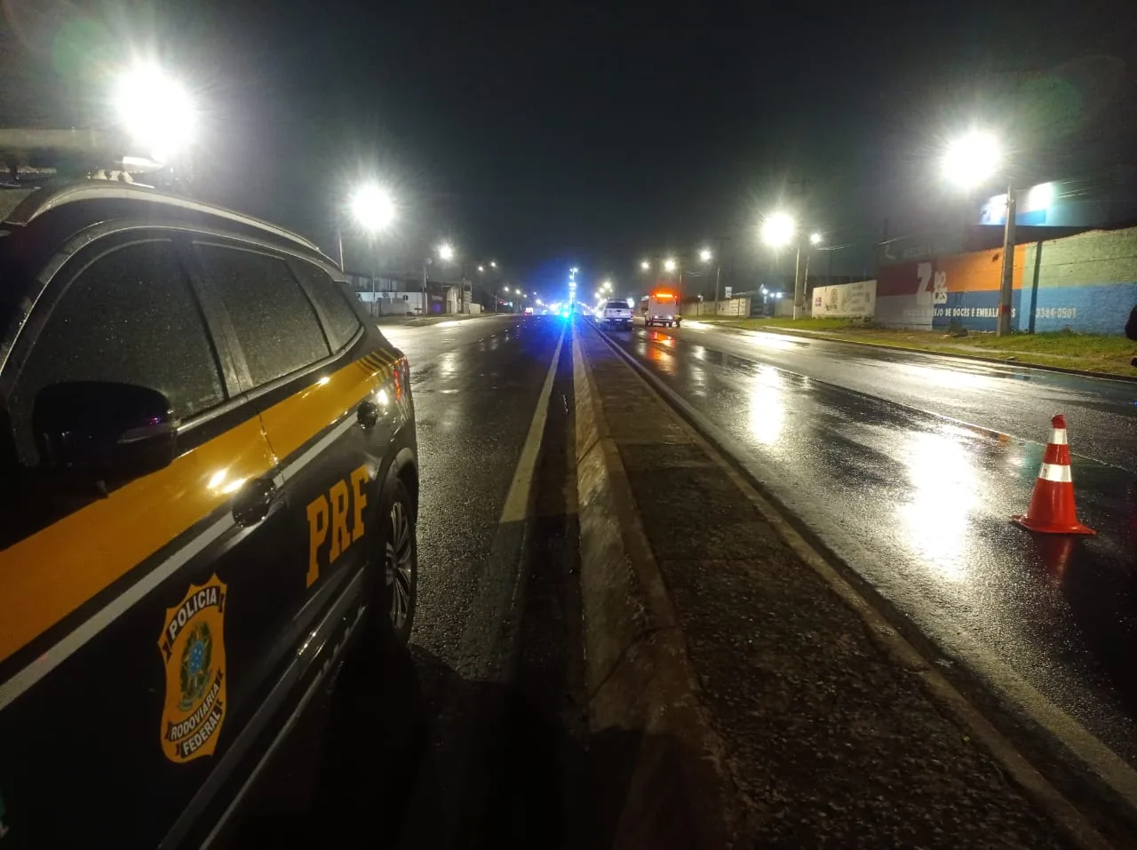 Motorista foge após atropelar e matar dois homens no Paraná