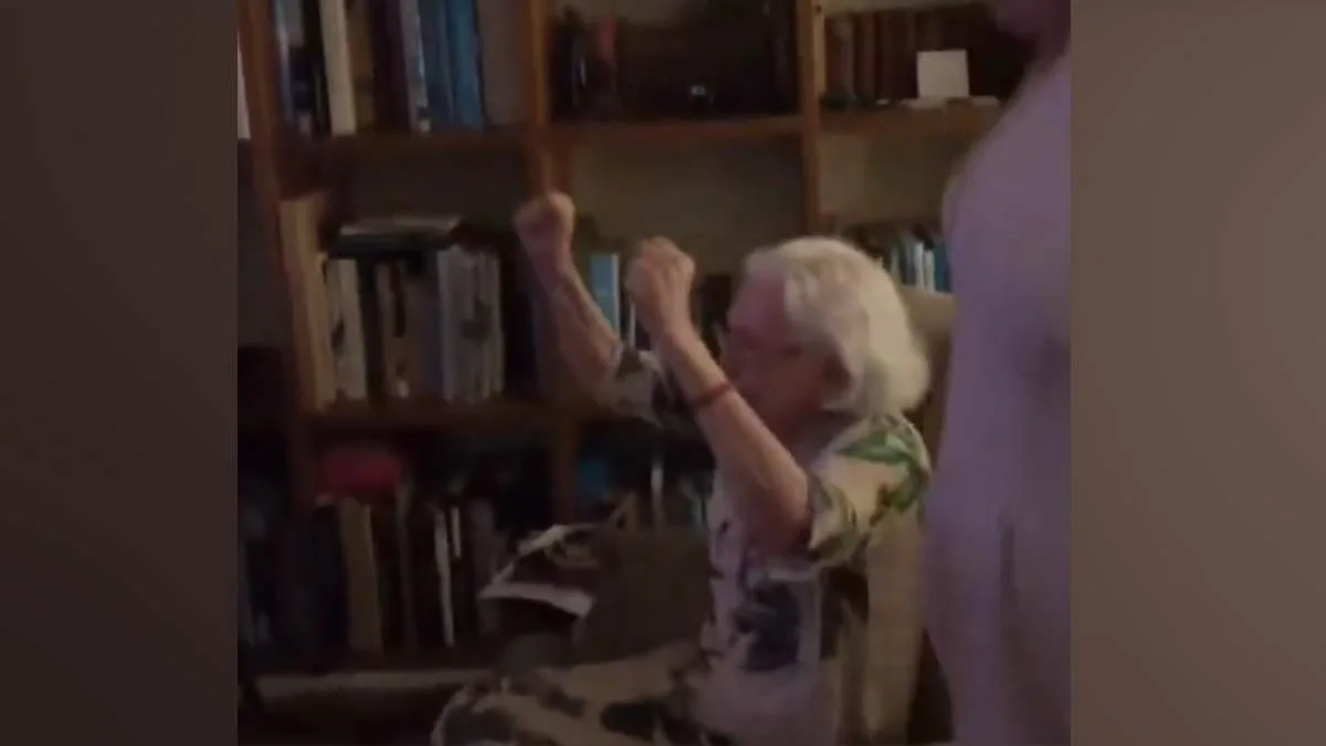 Confira reação de Fernanda Montenegro assistindo vitória de Fernanda Torres