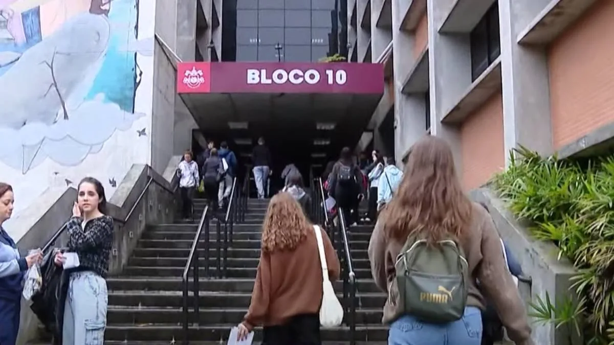 RIC Notícias Manhã mostra como foi o Enem no Paraná