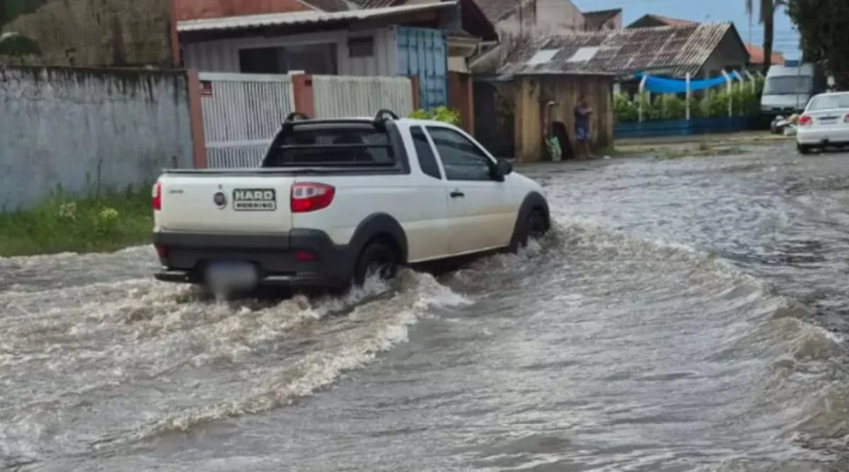 Calor segue intenso no Paraná, mas tempestades devem atingir algumas regiões