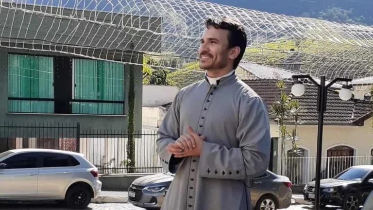 Padre Fabricio Rodrigues