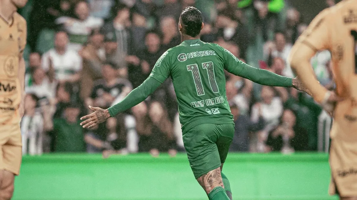 Alef Manga não joga mais pelo Coritiba