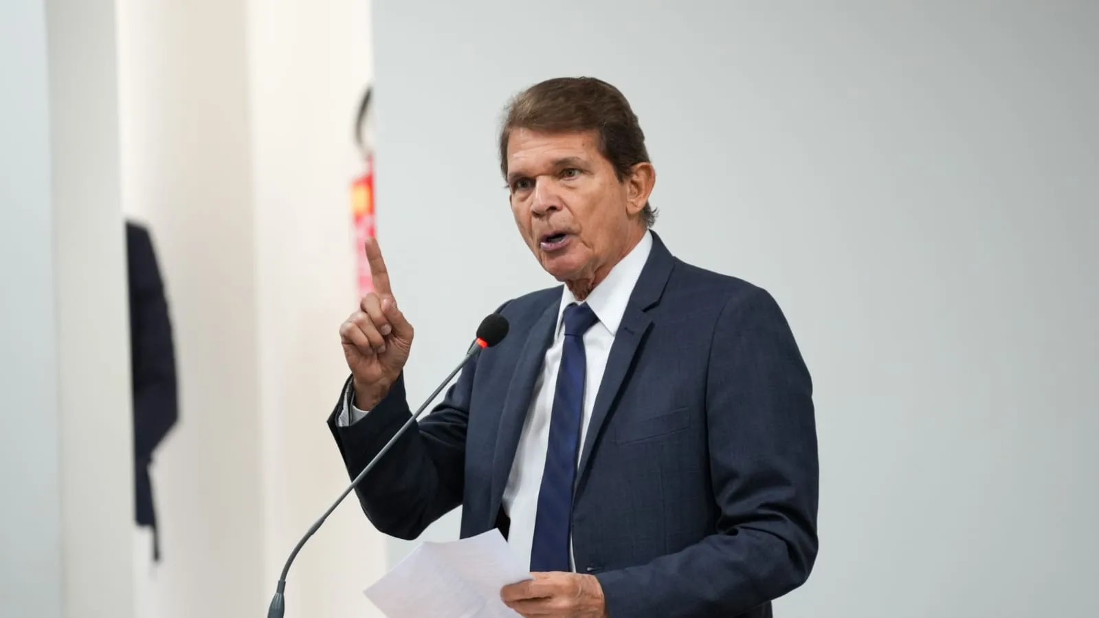 General Silva e Luna é diplomado prefeito em Foz do Iguaçu