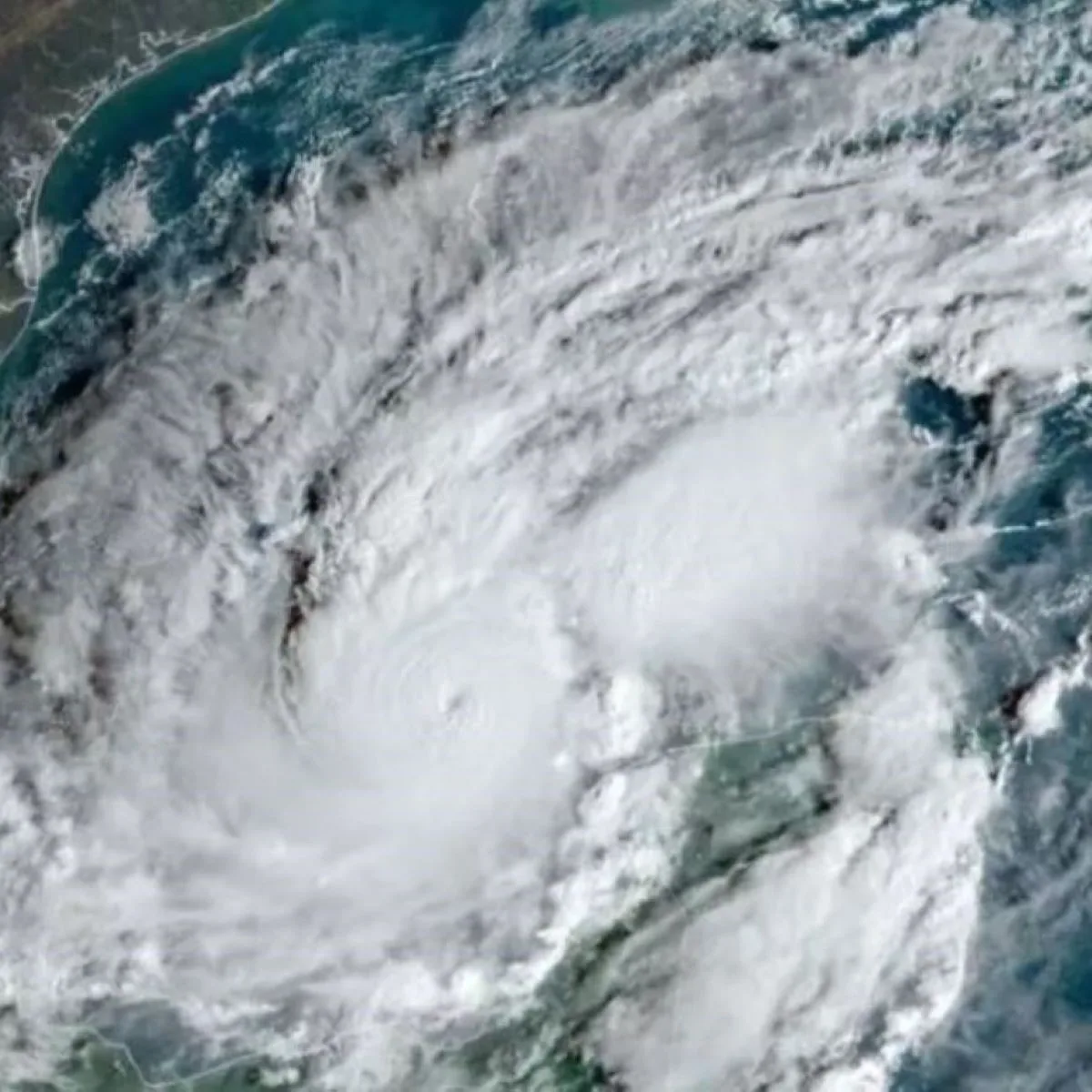 Furacão Milton: paranaense relata como está a situação na Flórida: "Clima tenso"