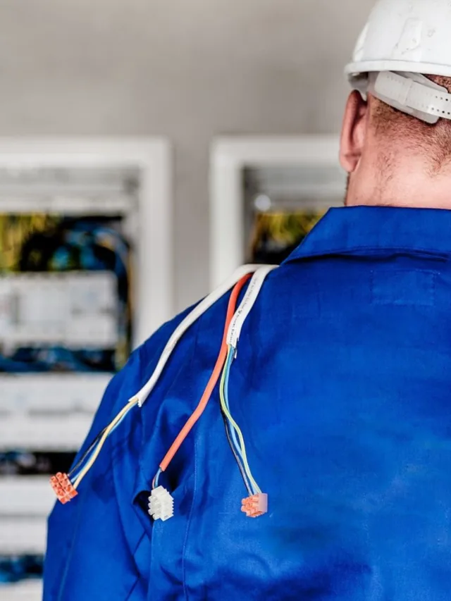 Dia dos Eletricistas: profissionais são peças-chave na prevenção de incêndios e “apagões” 