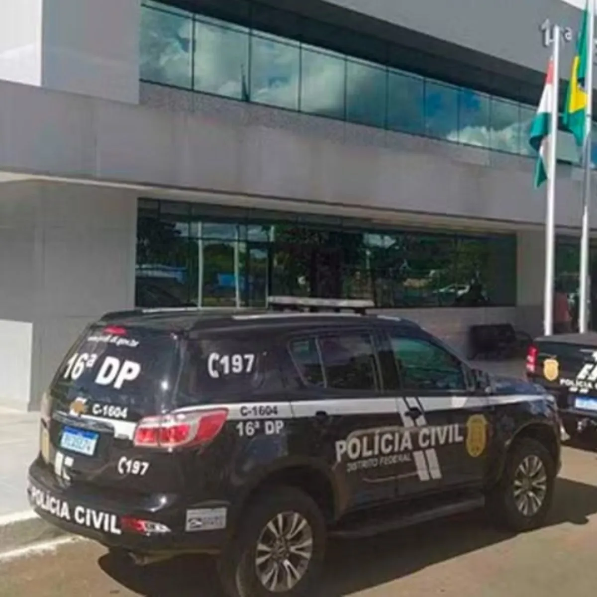 Casal é assassinado dentro de casa; atiradores tiraram crianças antes dos disparos