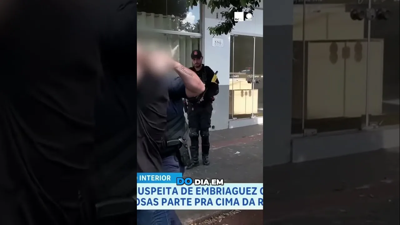 "Velozes e Furiosos": motorista faz manobras perigosas e tenta chutar repórter