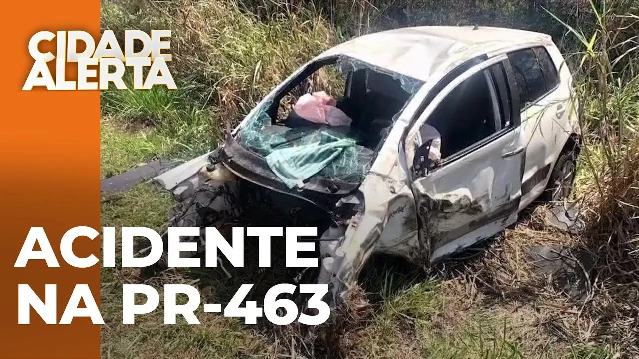 PR-463: Colisão entre carros e caminhões deixa três pessoas feridas