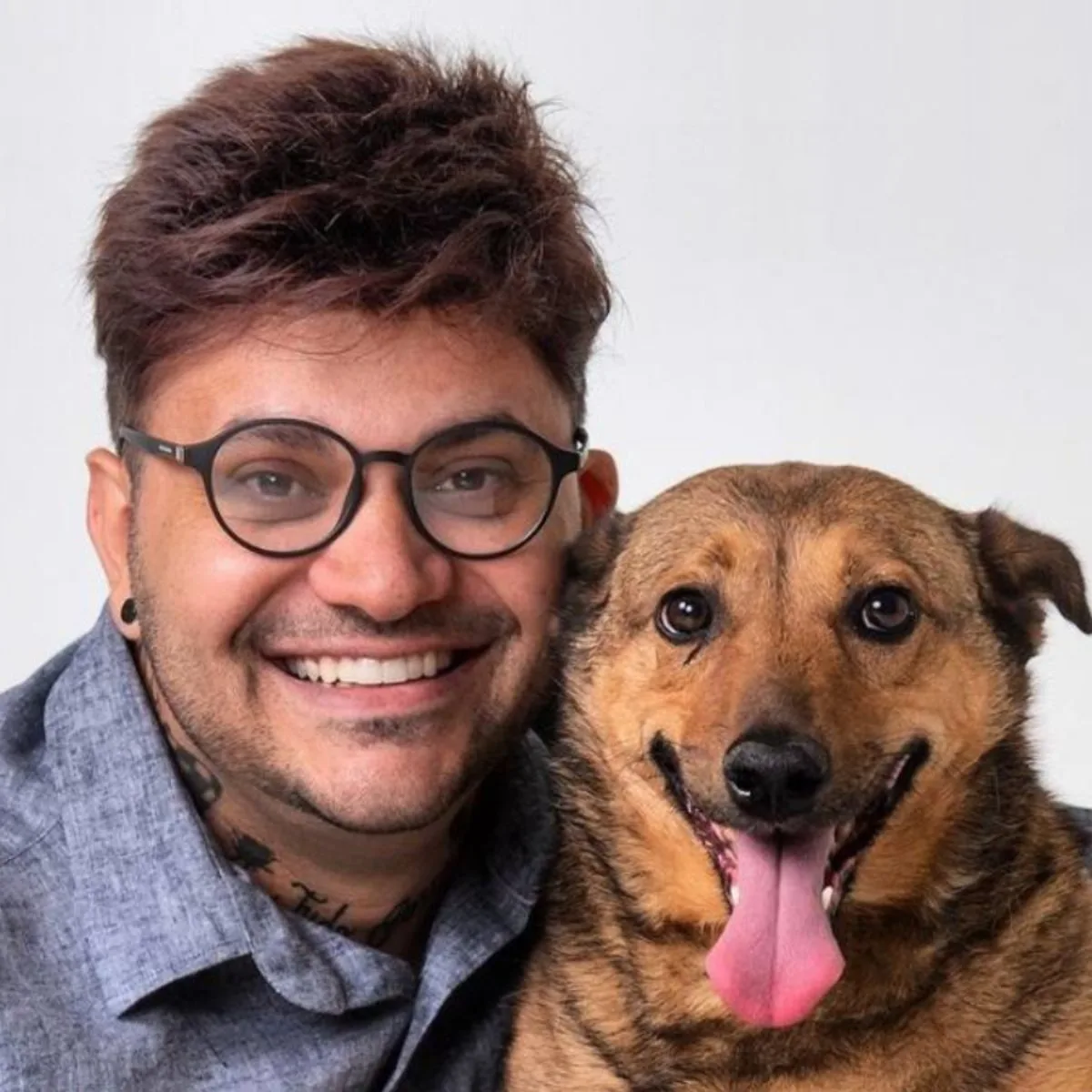 Reeleito para o seu segundo mandato, o vereador Deivid Wisley (Republicanos) foi o mais votado em Londrina, na eleição de domingo (6). Conhecido pelo seu engajamento na defesa dos animais, ele obteve um total de 16.212 votos, quase que quadruplicando sua votação na eleição de 2020, quando foi o segundo mais votado na cidade, com 4.626 votos