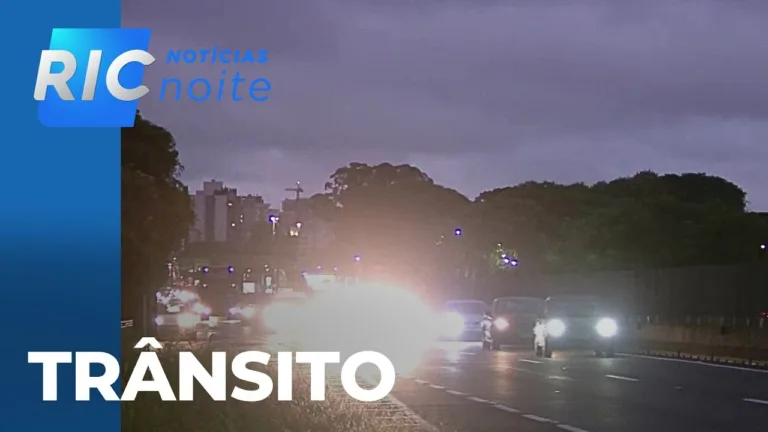 Movimentação intensifica na rodoviária de Curitiba e na BR-277 sentido litoral