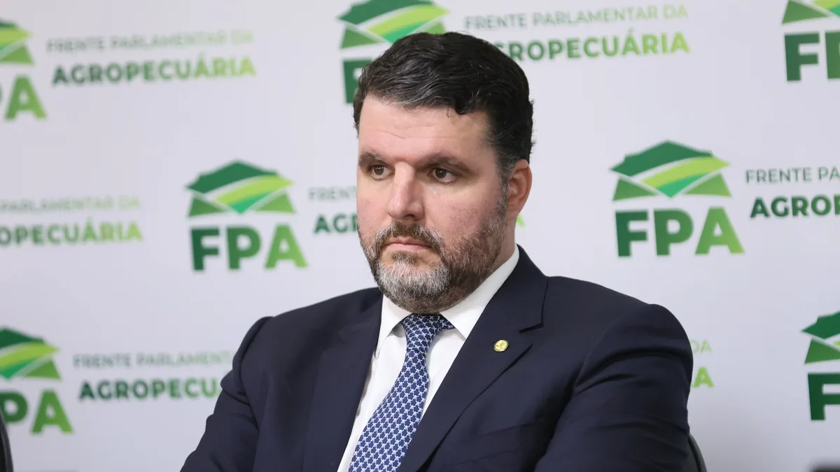 Em meio à repercussão da série Terra Sem Lei, da RICtv, que denunciou que dezenas de paraguaios foram registrados como indígenas brasileiros pela Fundação Nacional dos Povos Indígenas (Funai), o deputado federal Pedro Lupion (PP) apresentou um projeto de lei que pretende fixar os critérios adotados pela fundação para a concessão desse tipo de documento.