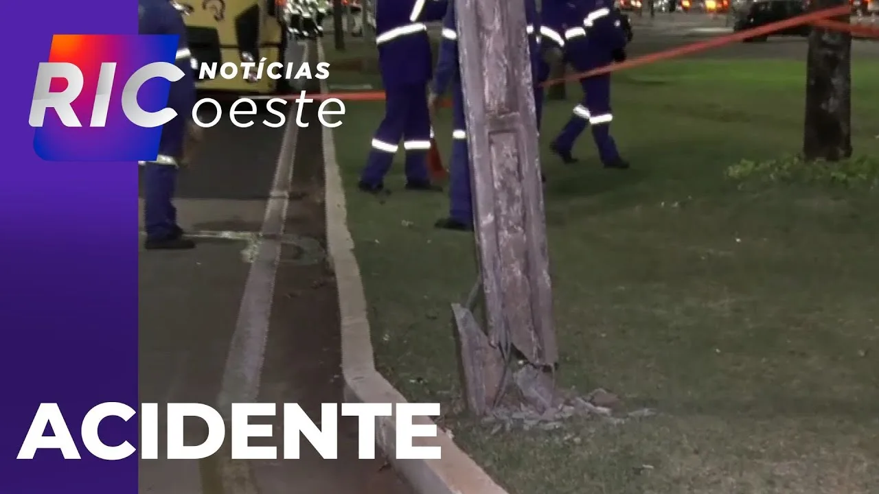 Ônibus elétricos, do transporte público de Cascavel, se envolvem em acidente