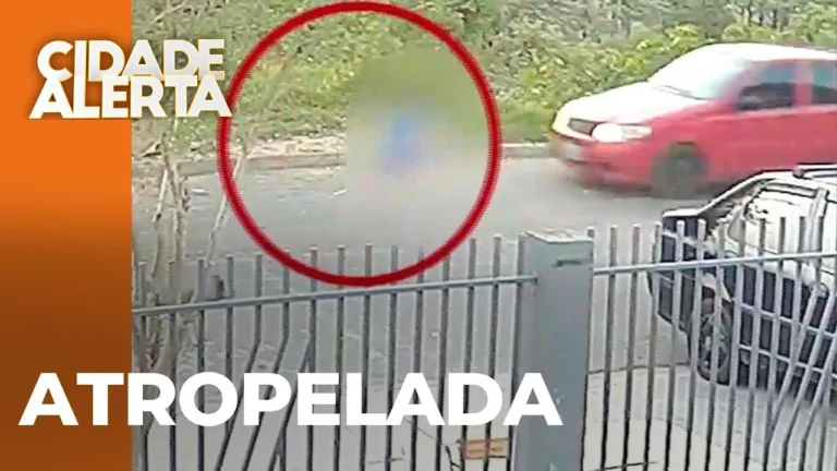 Carro bate em criança de 4 anos e motorista sai sem prestar socorro