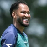 Everaldo chega no Coritiba por empréstimo do Vitória