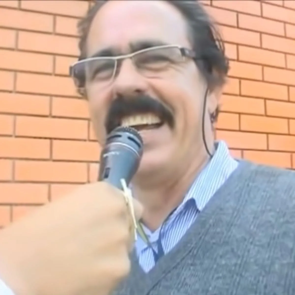 "Tainha, vinho": aposentado dono de meme revela que foi abandonado por Marilene