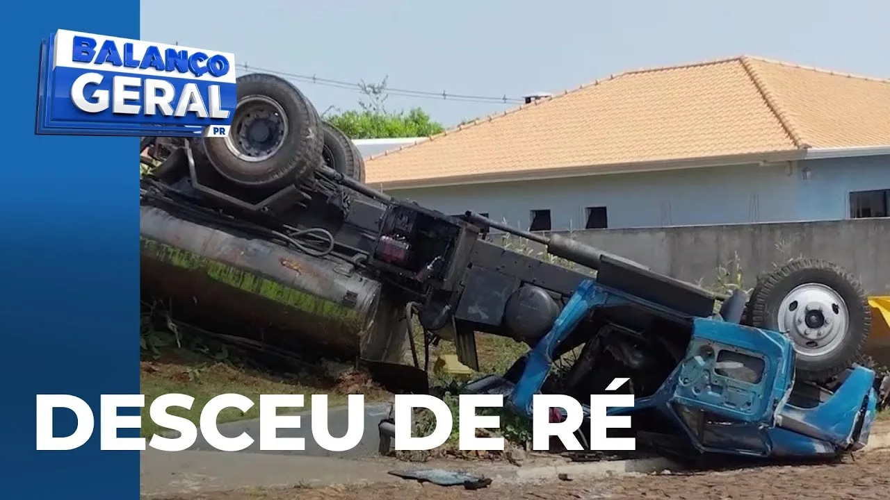 Acidente em Manoel Ribas: Caminhão desce a rua de ré e capota; motorista pulou do veículo