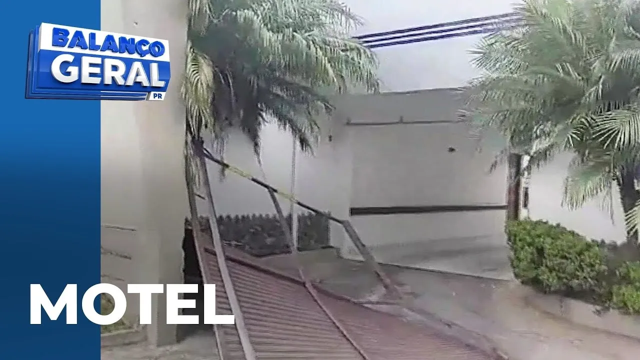 Mulher não paga a conta, acelera o carro e destrói portão de motel; é o terceiro caso este mês