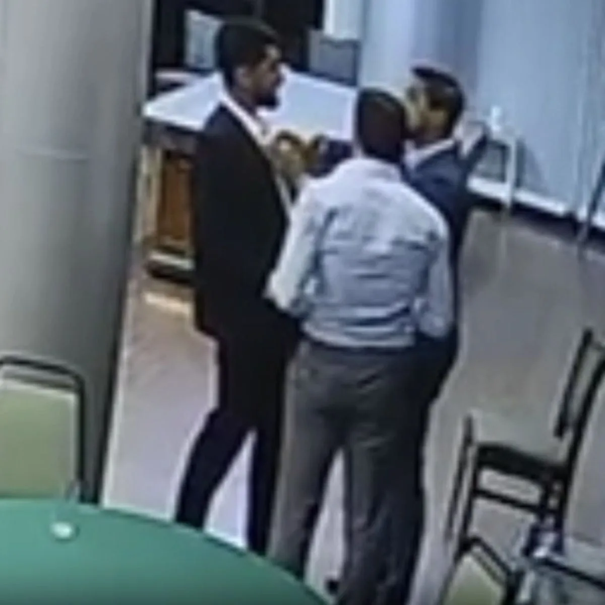 Equipe de Marçal tentou rasgar camisa de assessor após agressão, diz site; vídeo