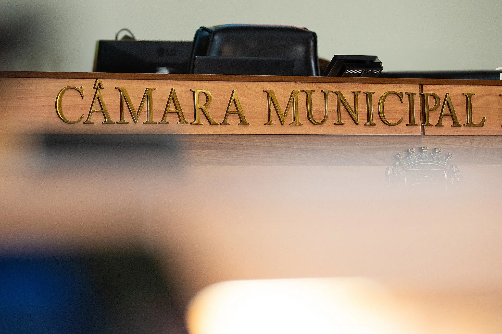 Aumento no salário dos vereadores de Curitiba avança na Câmara